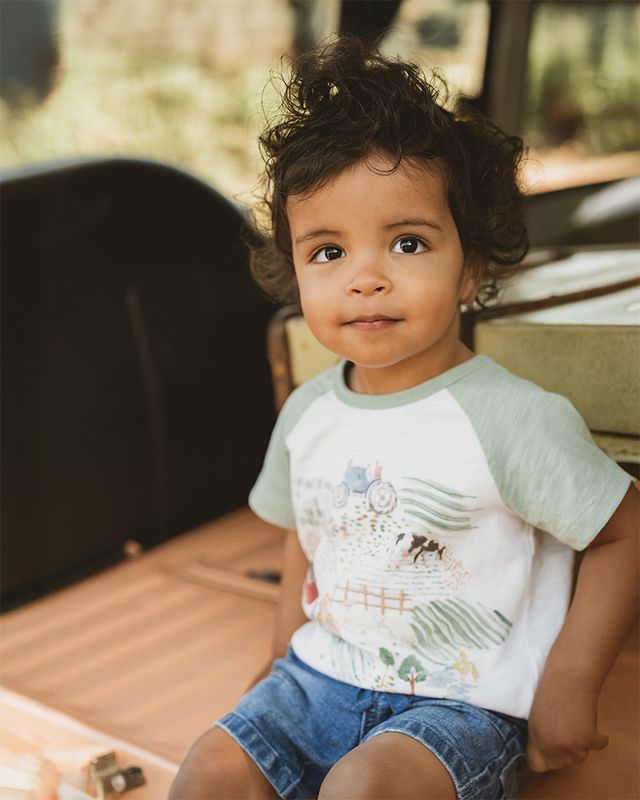 Clayton Farm Scene Tee - Cloud