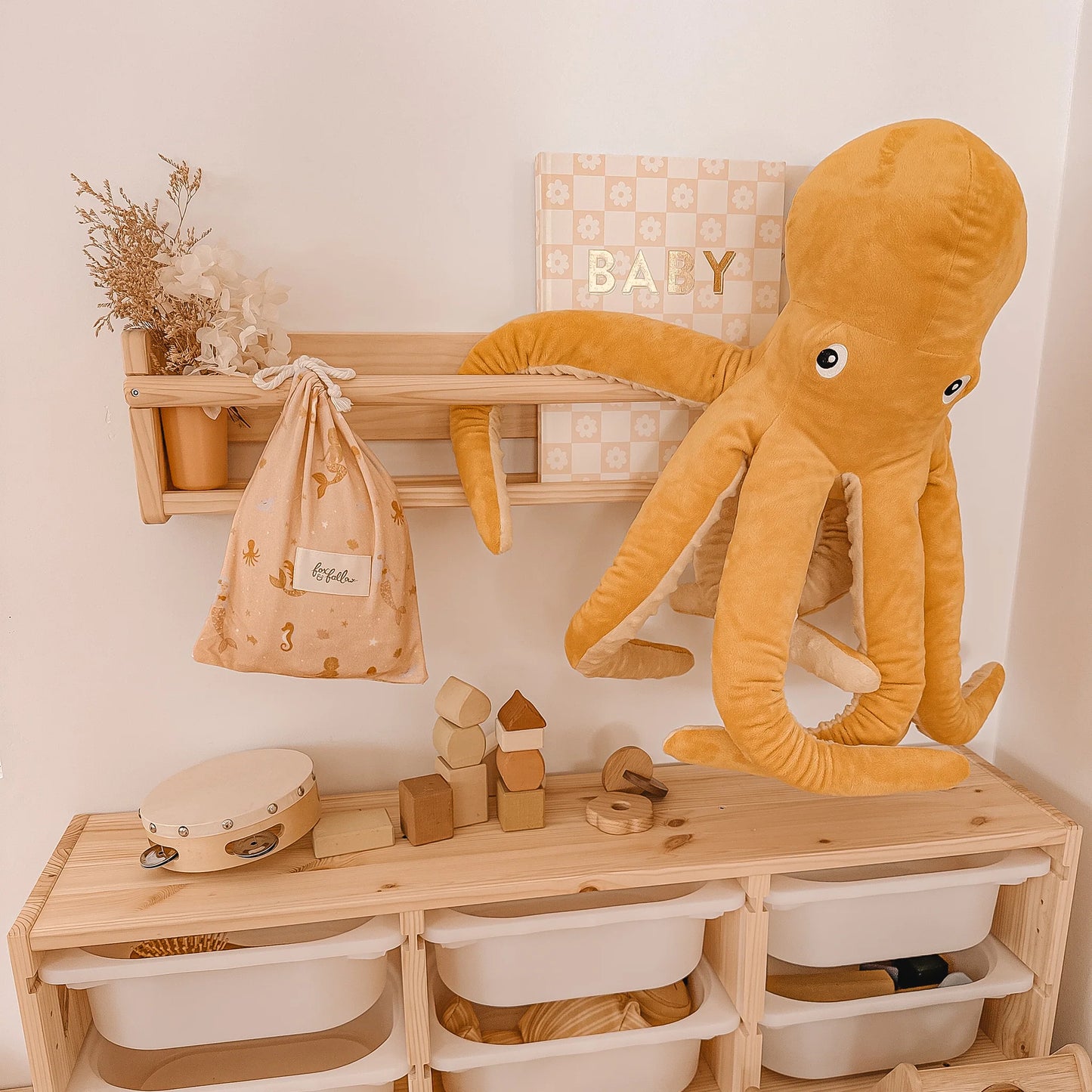 Baby Book Daisy Grid