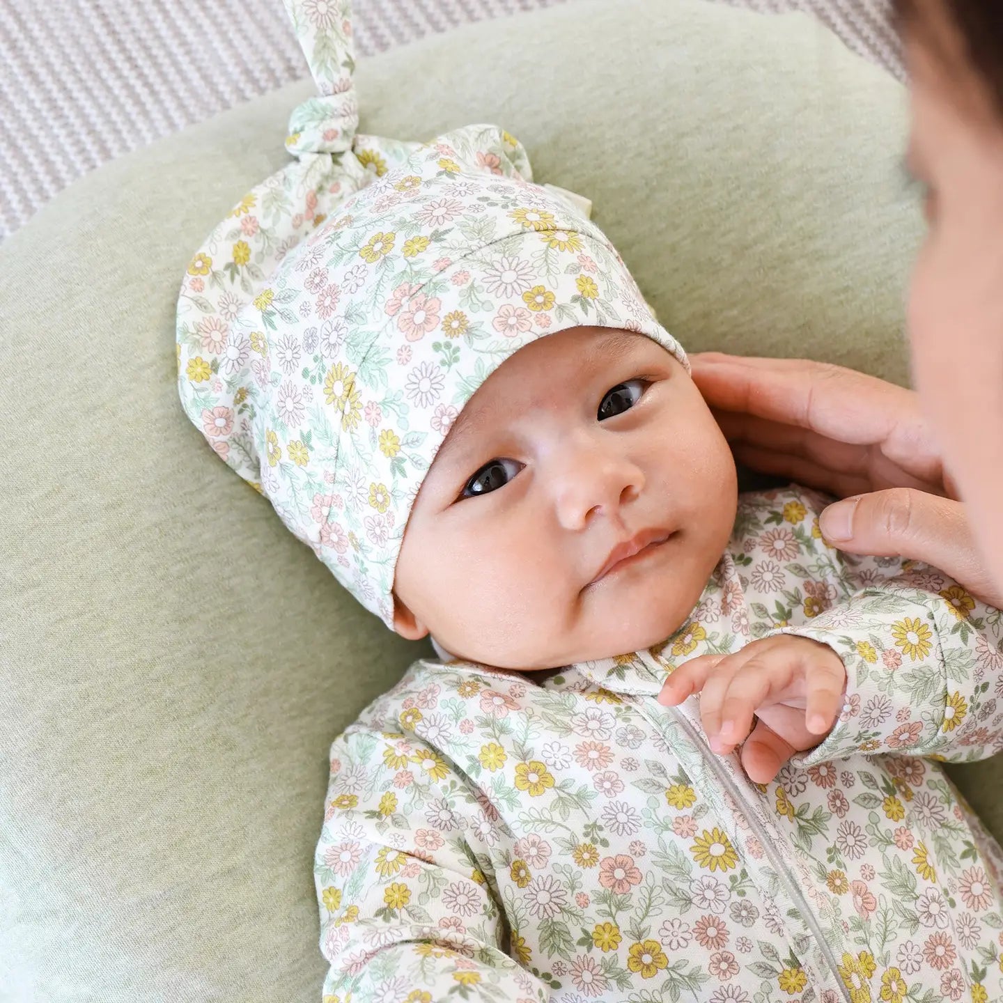 Organic Cotton Beanie - Daisies