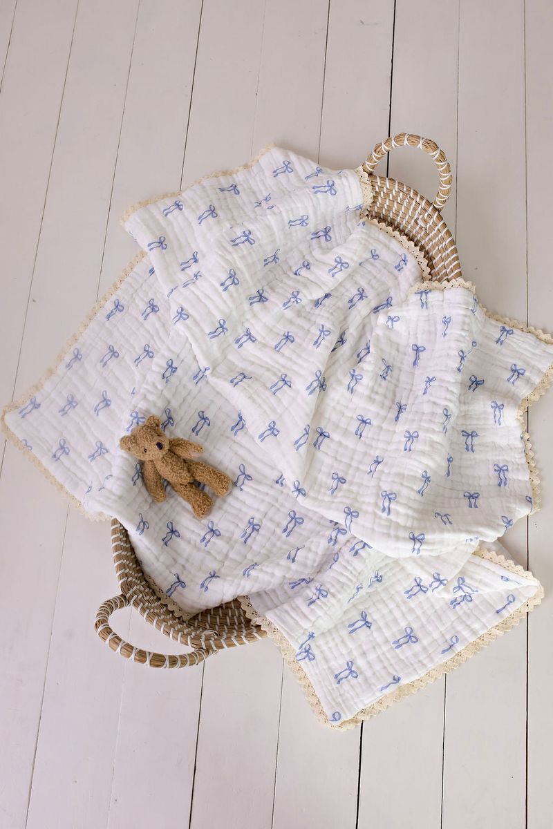 Muslin Blanket w Lace Trim - Blue Bows