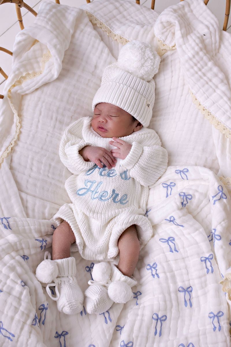 Muslin Blanket w Lace Trim - Blue Bows