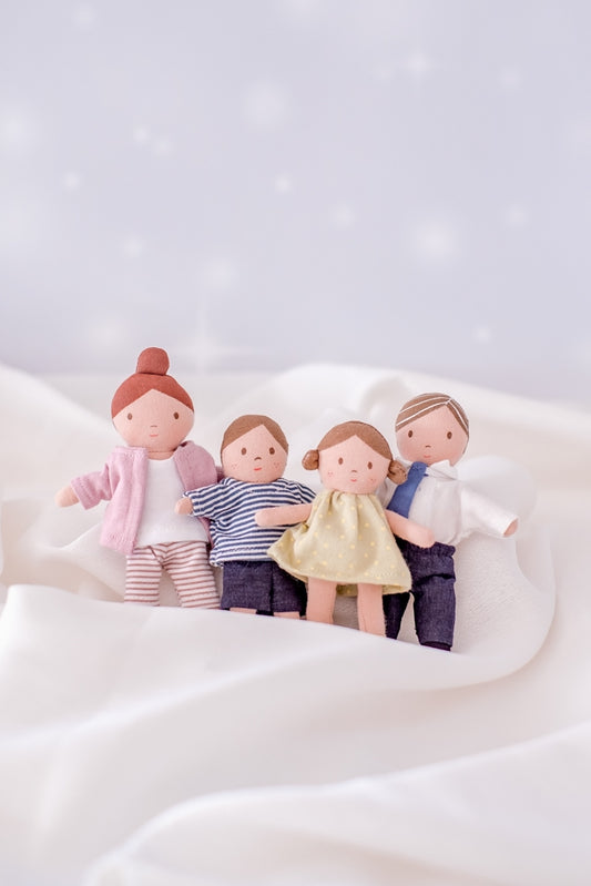 Tiny Doll Family of 4