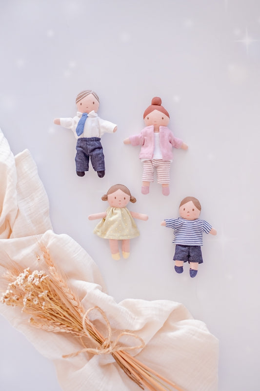 Tiny Doll Family of 4