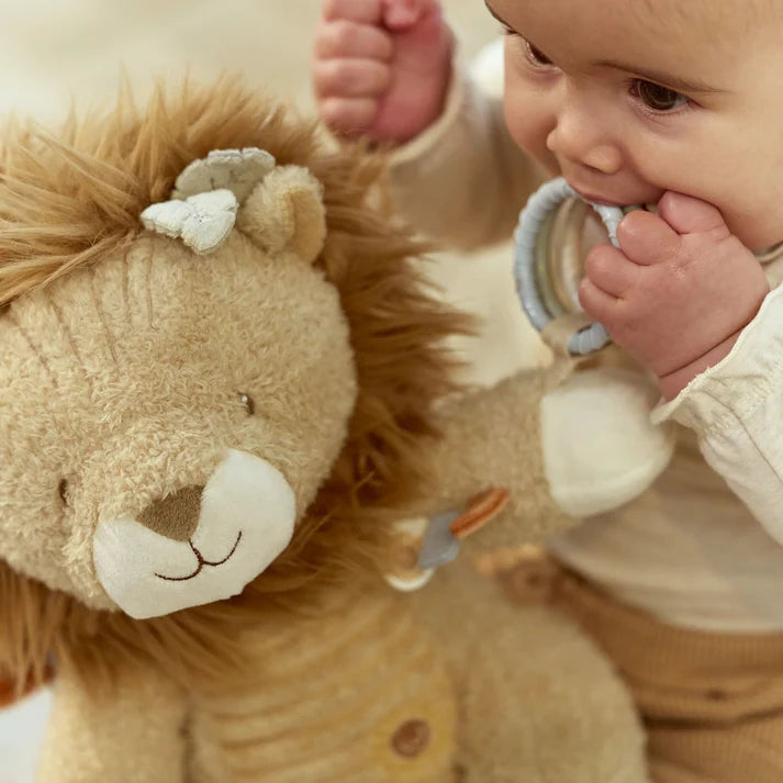 Safrai Friends Activity Cuddle Lion