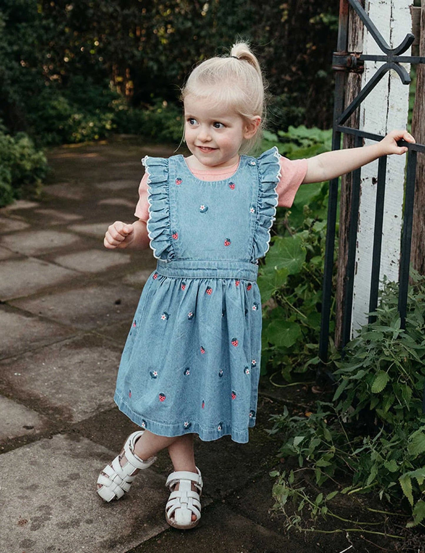 Embroidered Pinnie - Strawberry Broderie