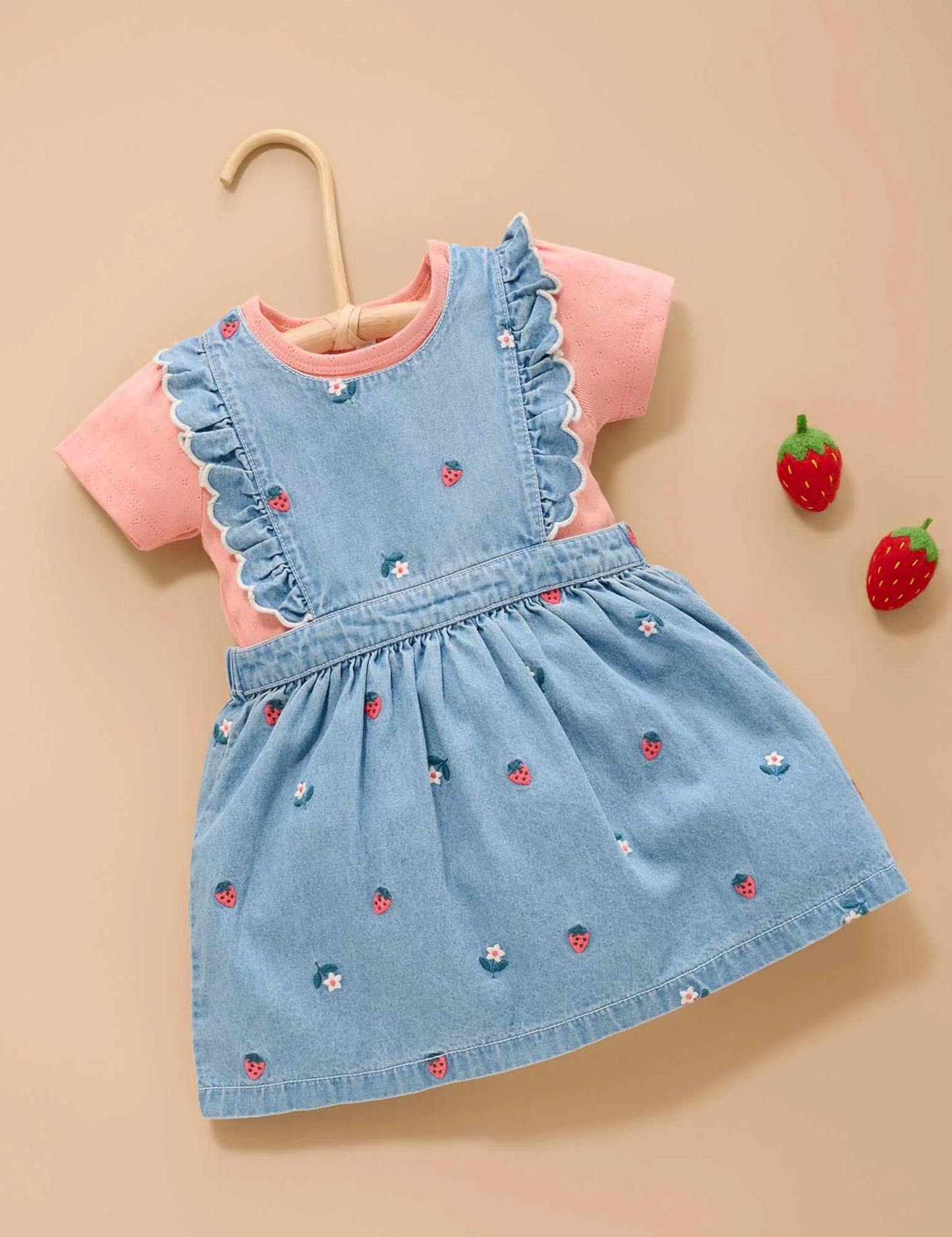 Embroidered Pinnie - Strawberry Broderie