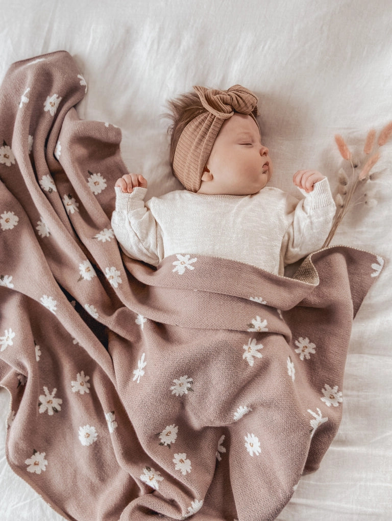 Daisy Blanket in Mushroom