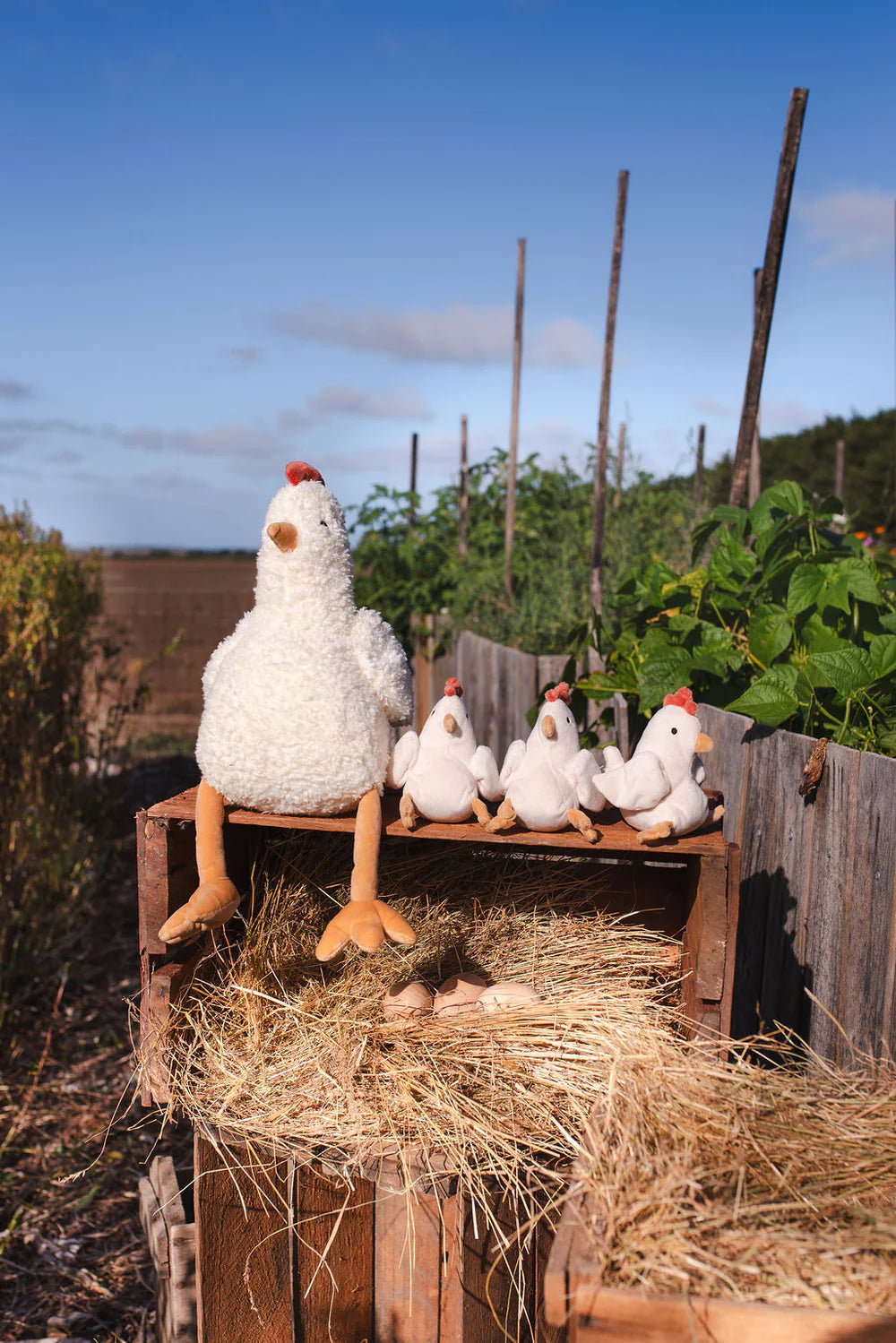 Henrietta the Hen Rattle (Cream)