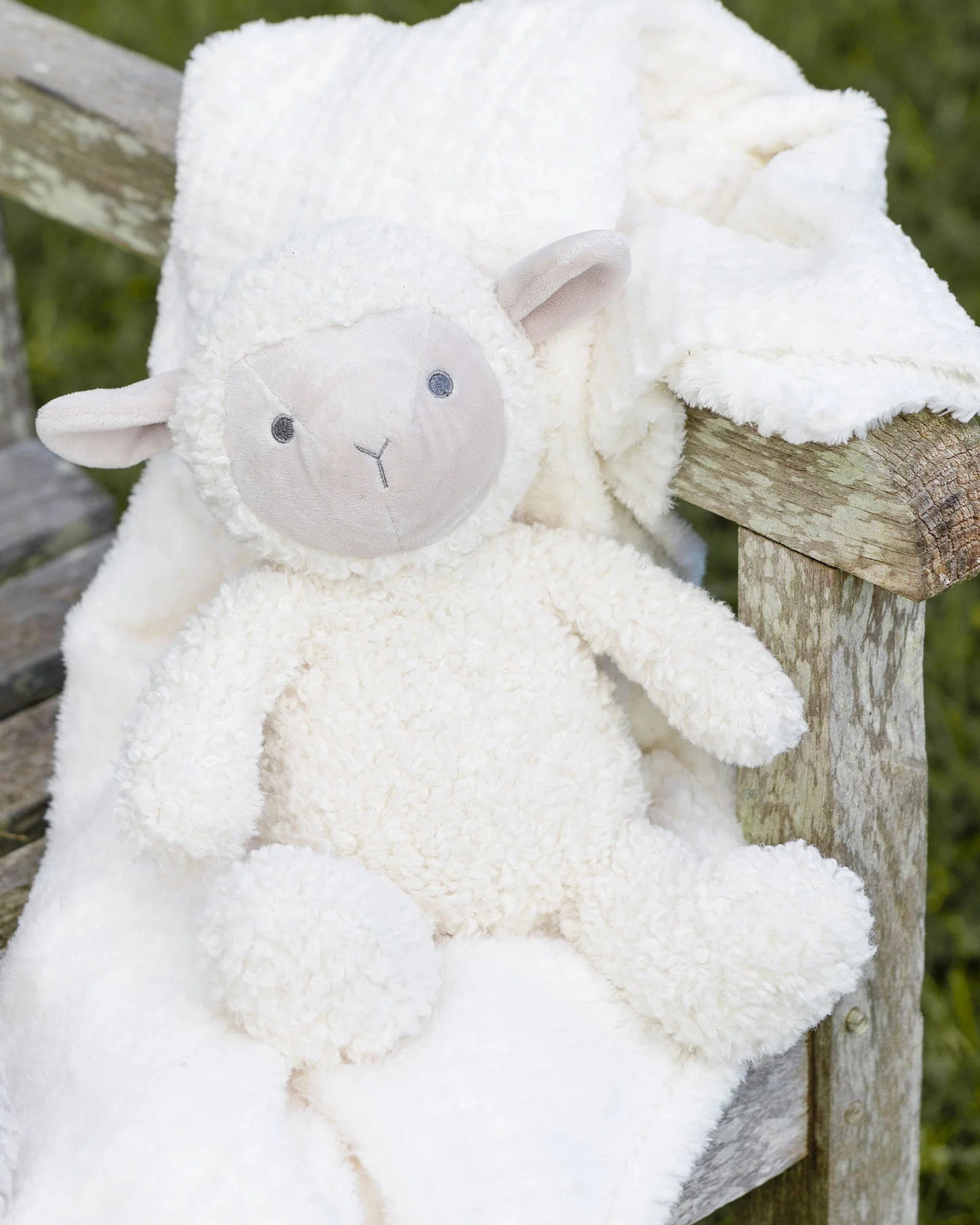 Soft Plush Toy & Blanket - Farmyard Lamb