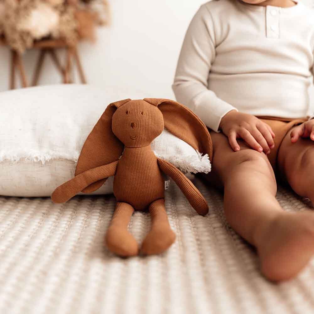 Snuggle Bunny - Bronze